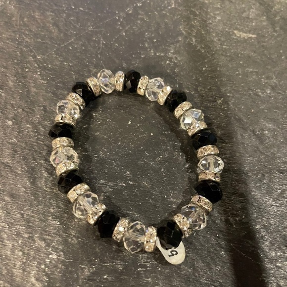 Beaded crystal and diamond bracelet new! Costume Jewelry - Picture 3 of 4